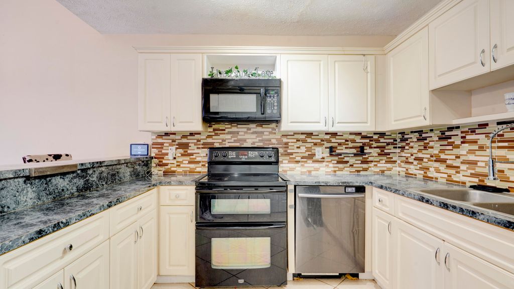 Photo of 4782 Sunny Palm Circle #D, West Palm Beach, FL 33415 (MLS # R11161339)