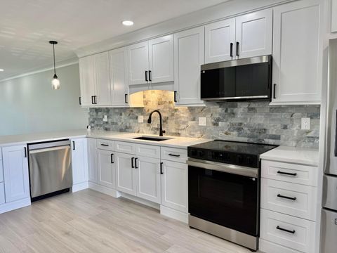 Tiny photo for 1740 NW 19th Terrace #Apt 201, Delray Beach, FL 33445 (MLS # B26034435)