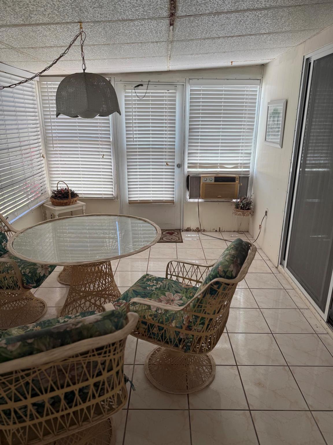 SPANISH LAKES 1 - Residential