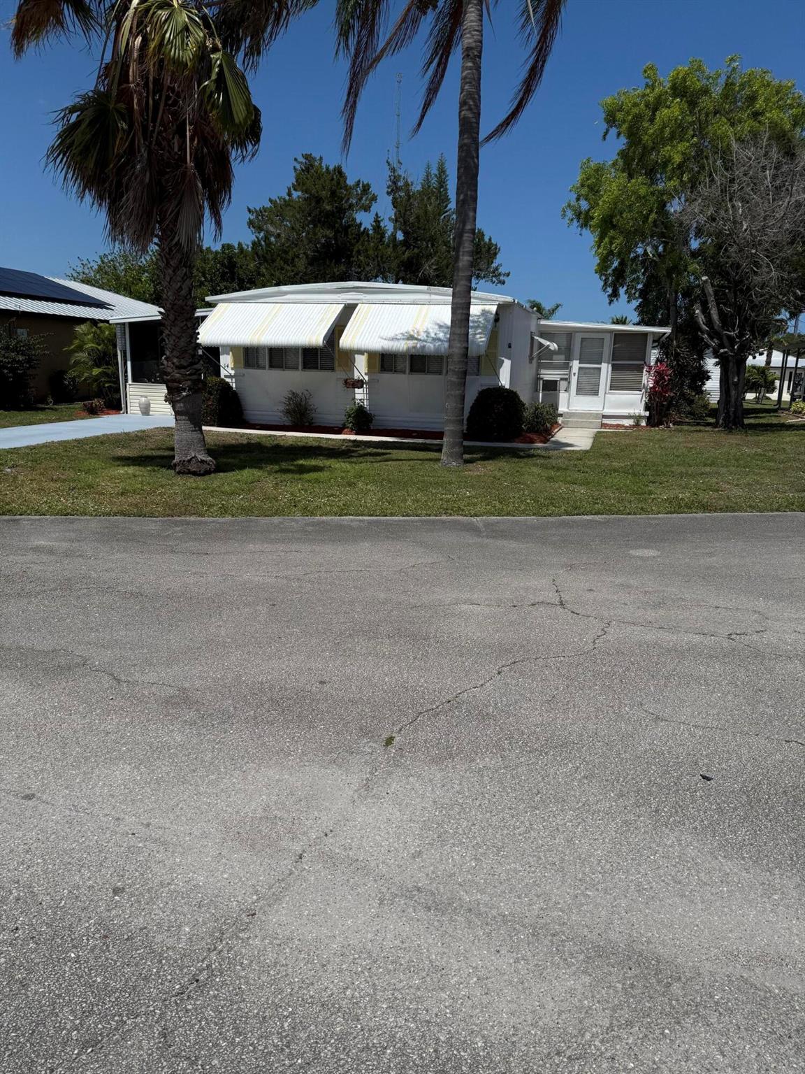 SPANISH LAKES 1 - Residential