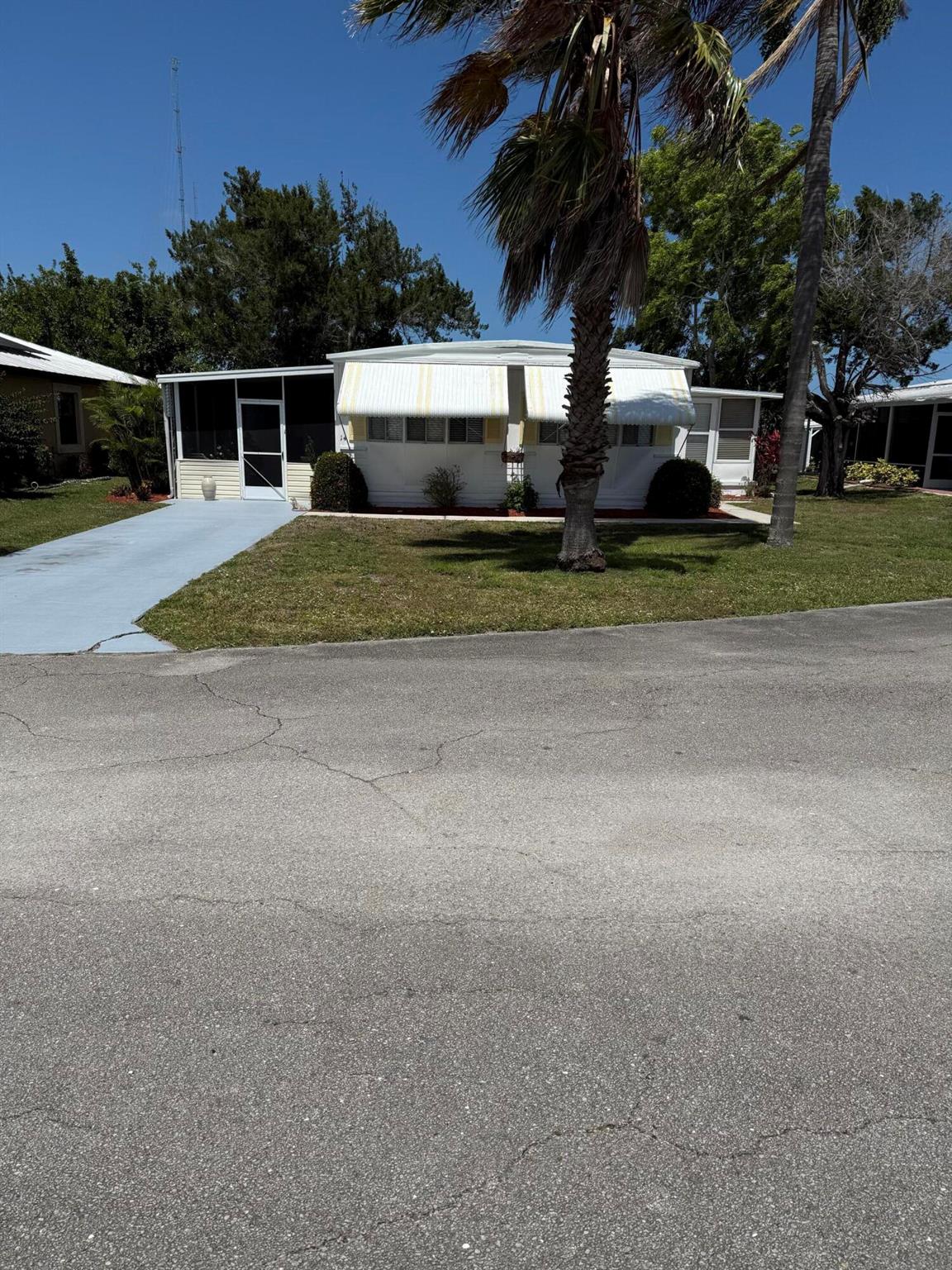 SPANISH LAKES 1 - Residential