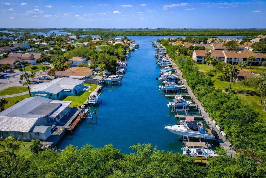 Photo of 3206 S Lakeview Circle #1101, Fort Pierce, FL 34949 (MLS # R11162166)