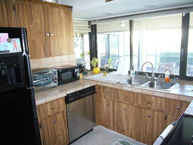 HOLLOWS - Residential Lease