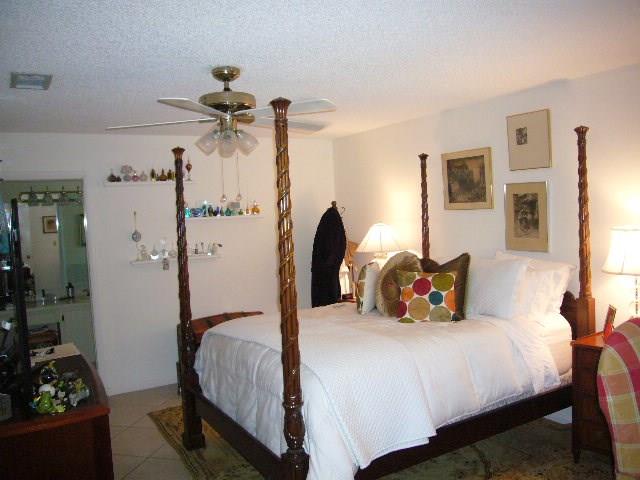 HOLLOWS - Residential Lease