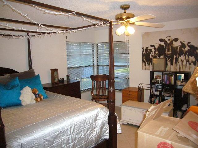 HOLLOWS - Residential Lease