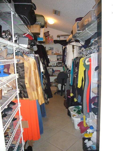 HOLLOWS - Residential Lease