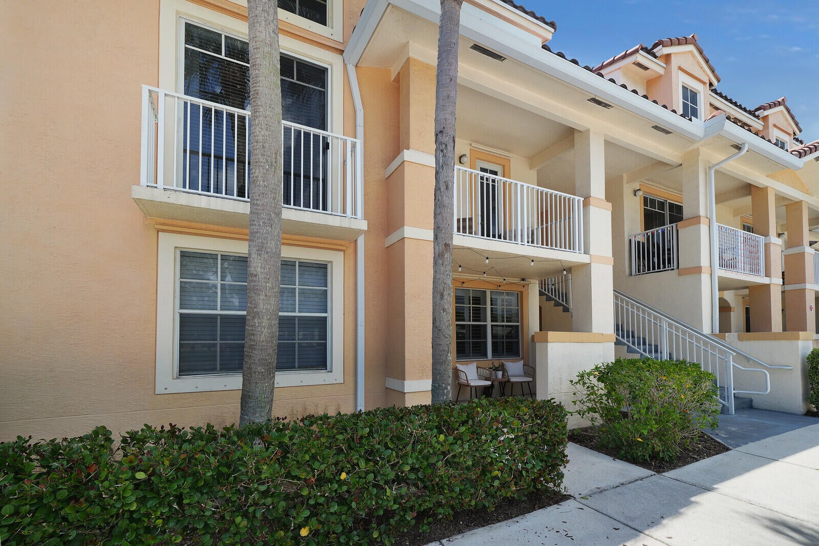 1054 University Boulevard 21