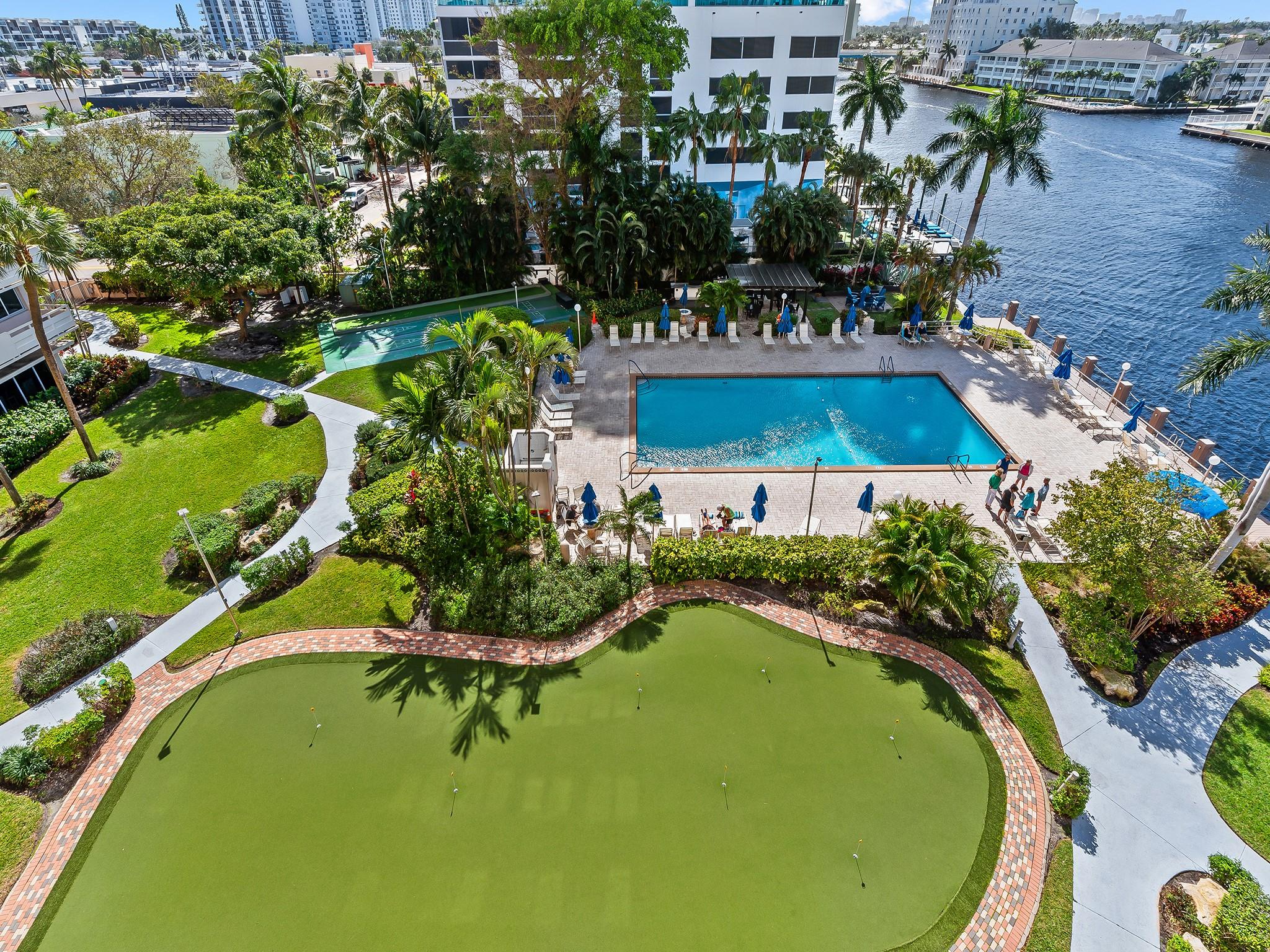 CORAL RIDGE TOWERS - Residential
