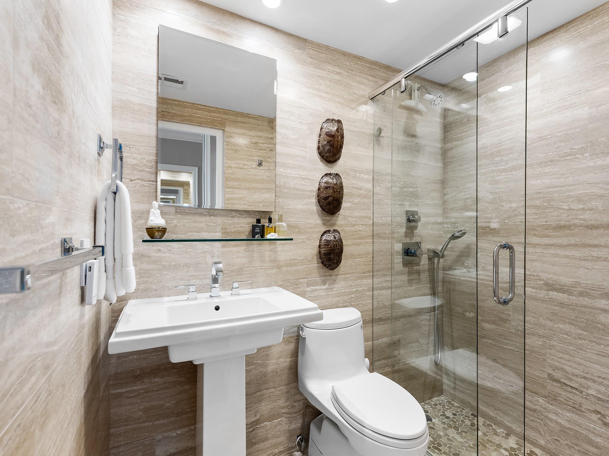 CORAL RIDGE TOWERS - Residential