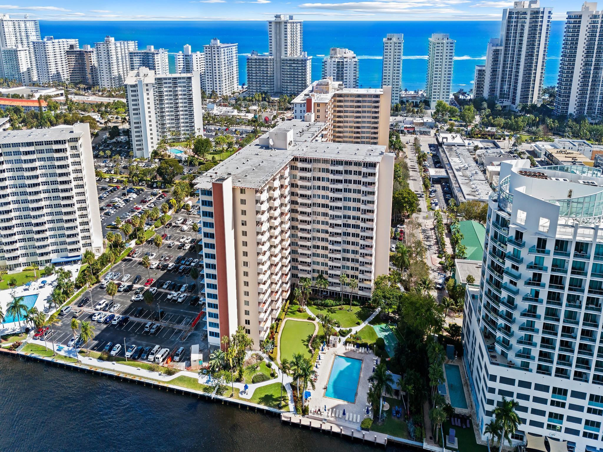 CORAL RIDGE TOWERS - Residential
