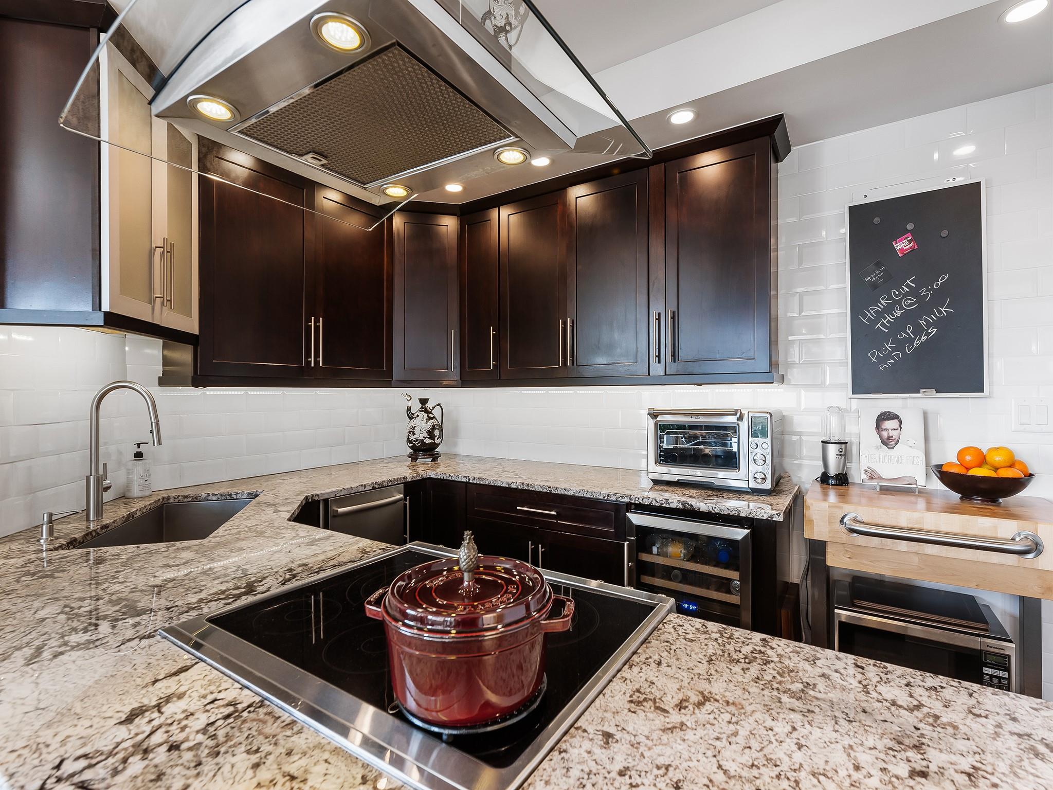 CORAL RIDGE TOWERS - Residential