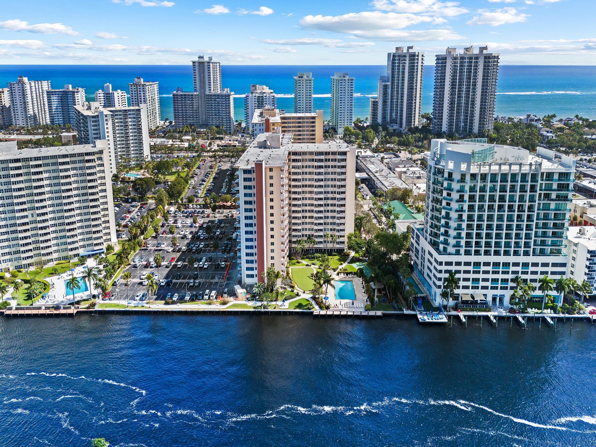 CORAL RIDGE TOWERS - Residential