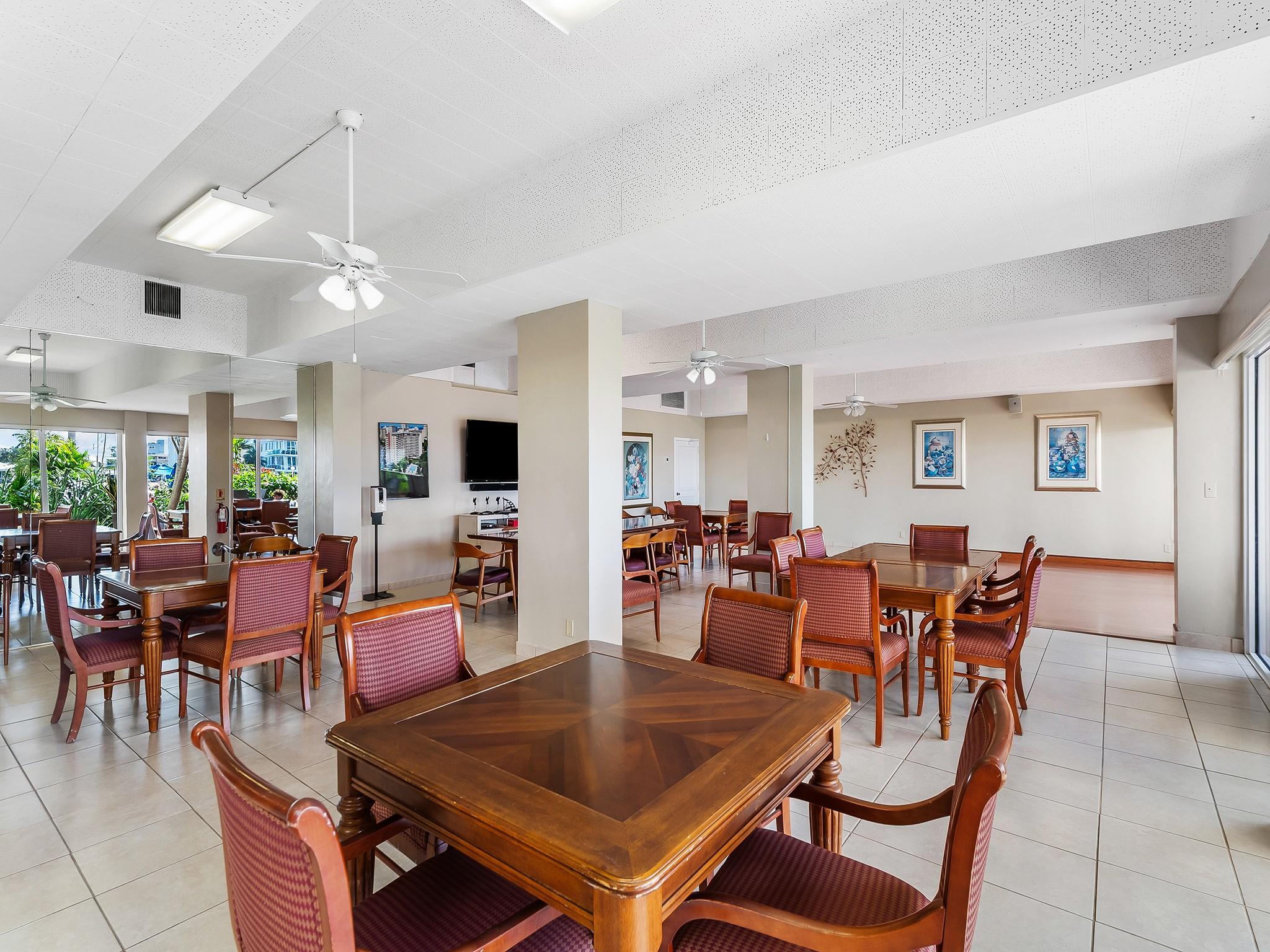CORAL RIDGE TOWERS - Residential