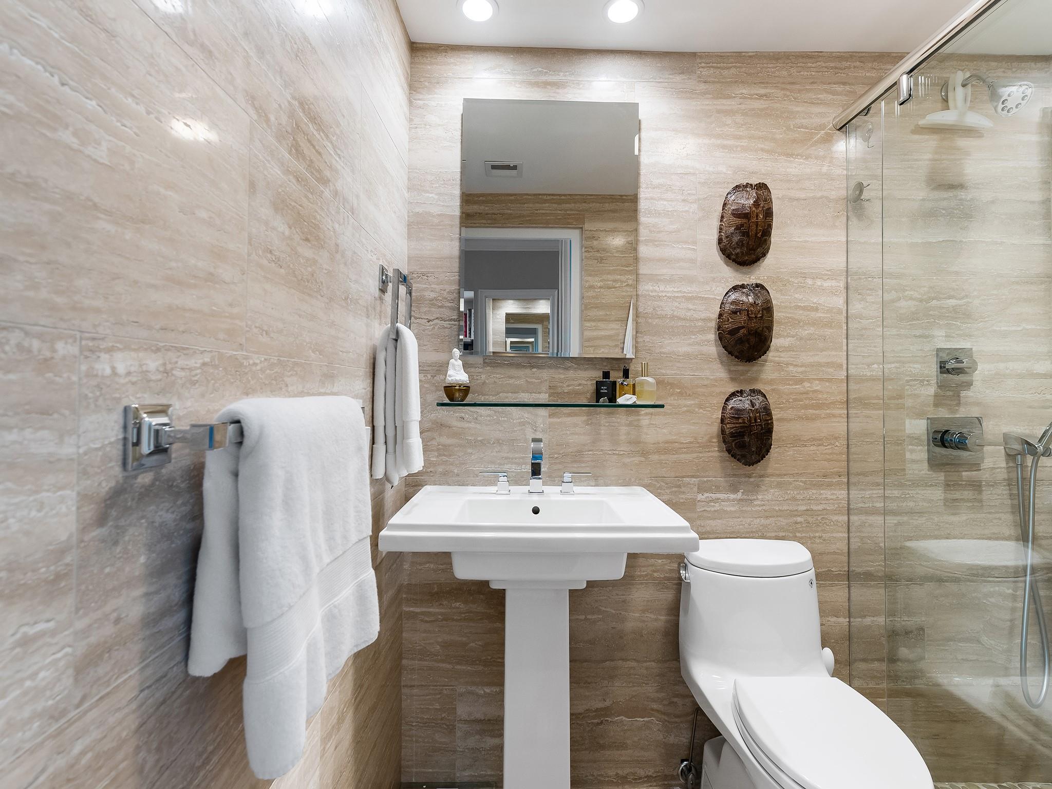 CORAL RIDGE TOWERS - Residential