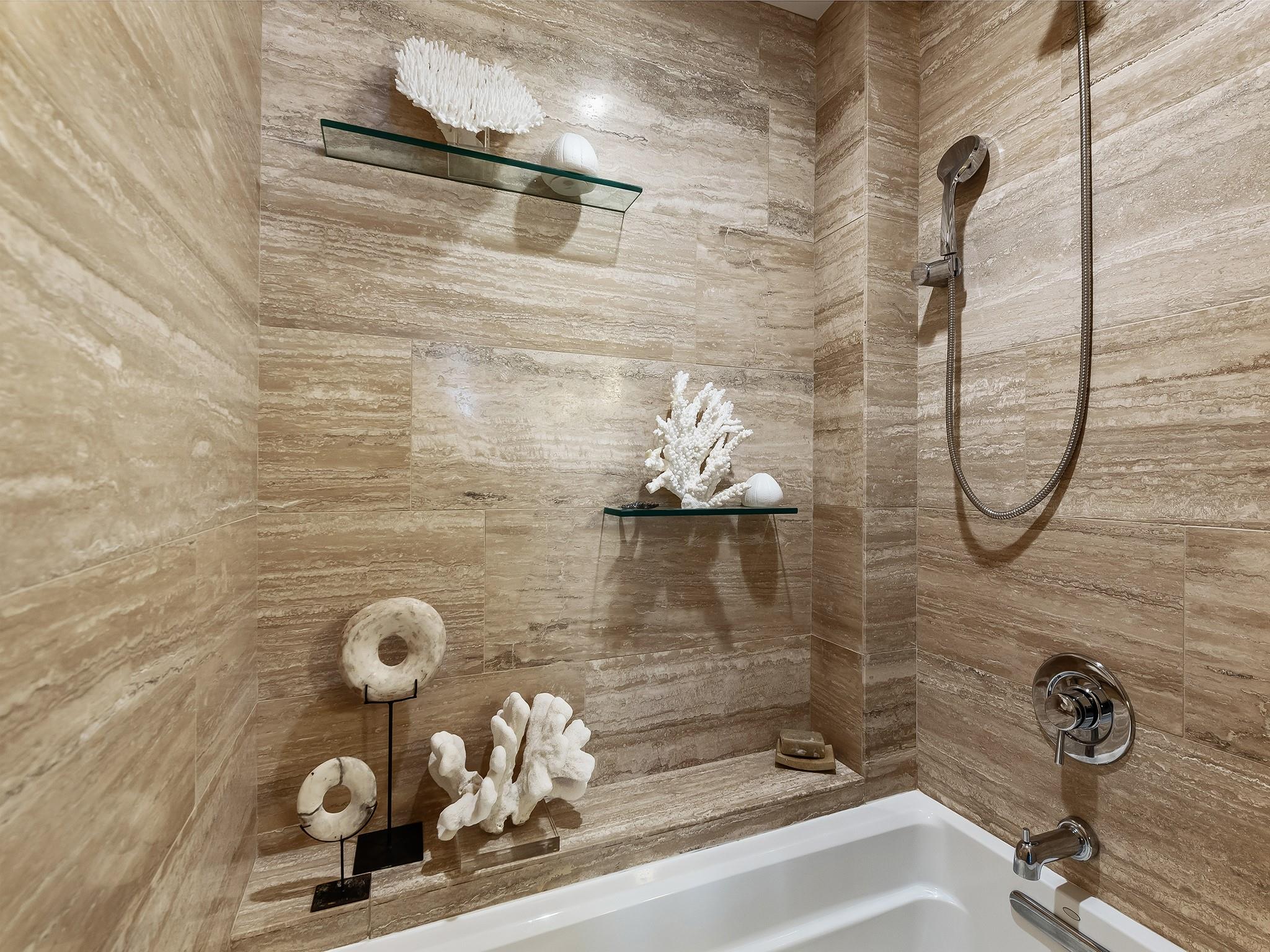 CORAL RIDGE TOWERS - Residential