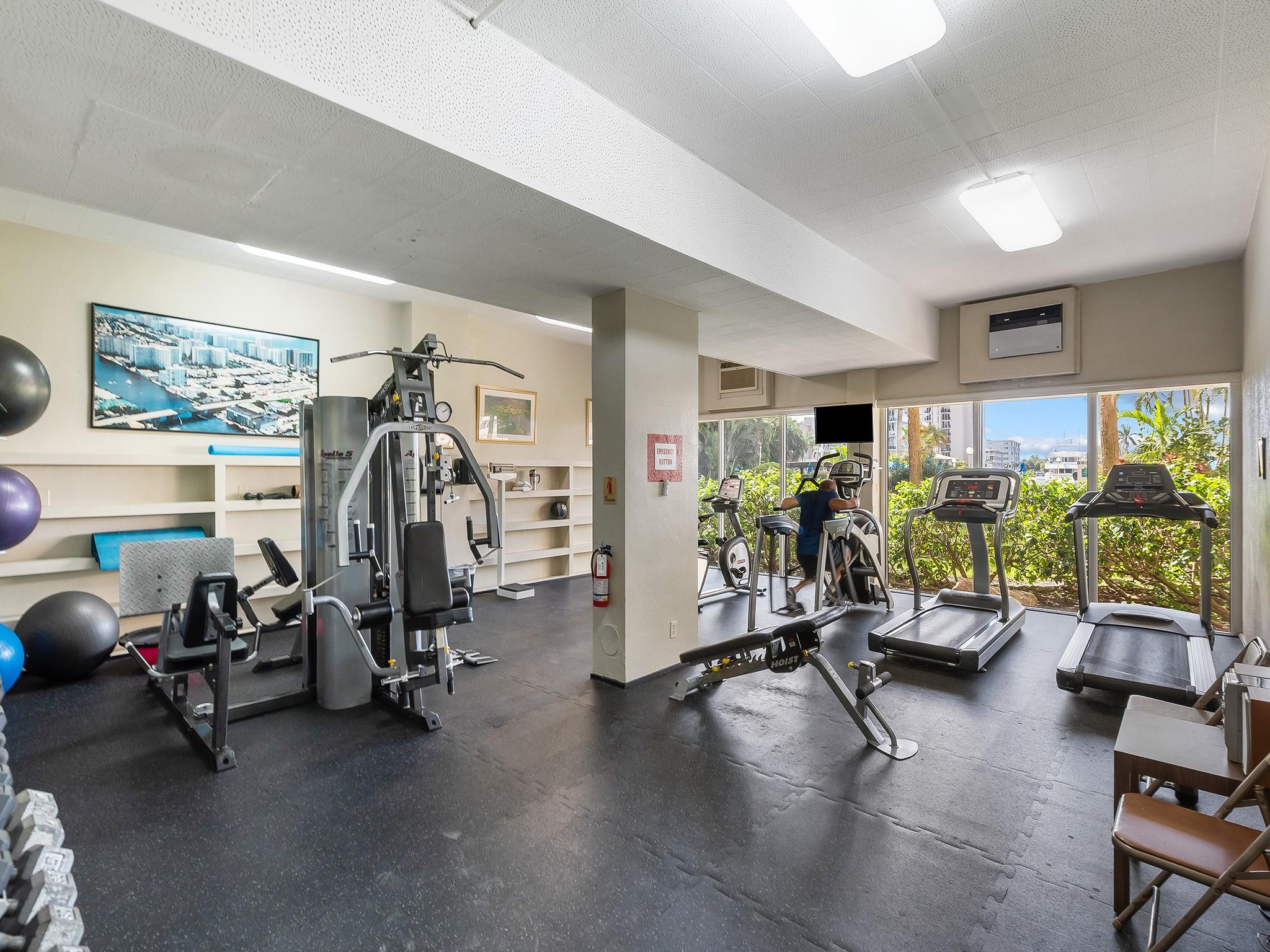 CORAL RIDGE TOWERS - Residential