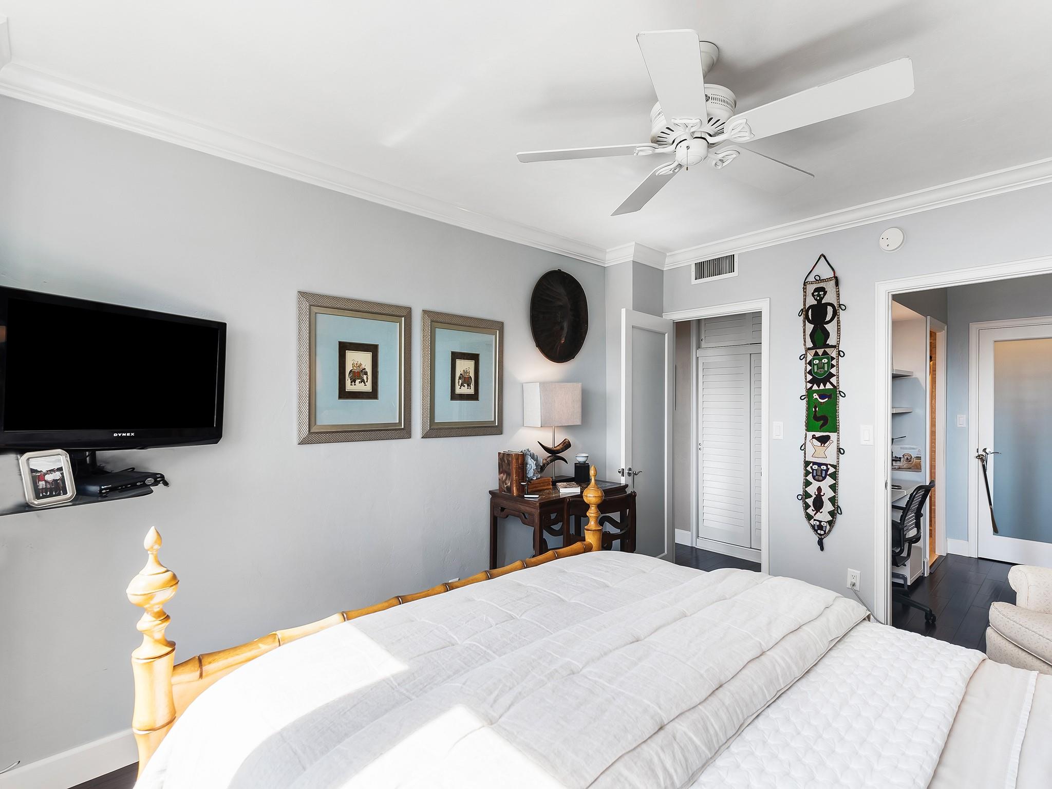 CORAL RIDGE TOWERS - Residential