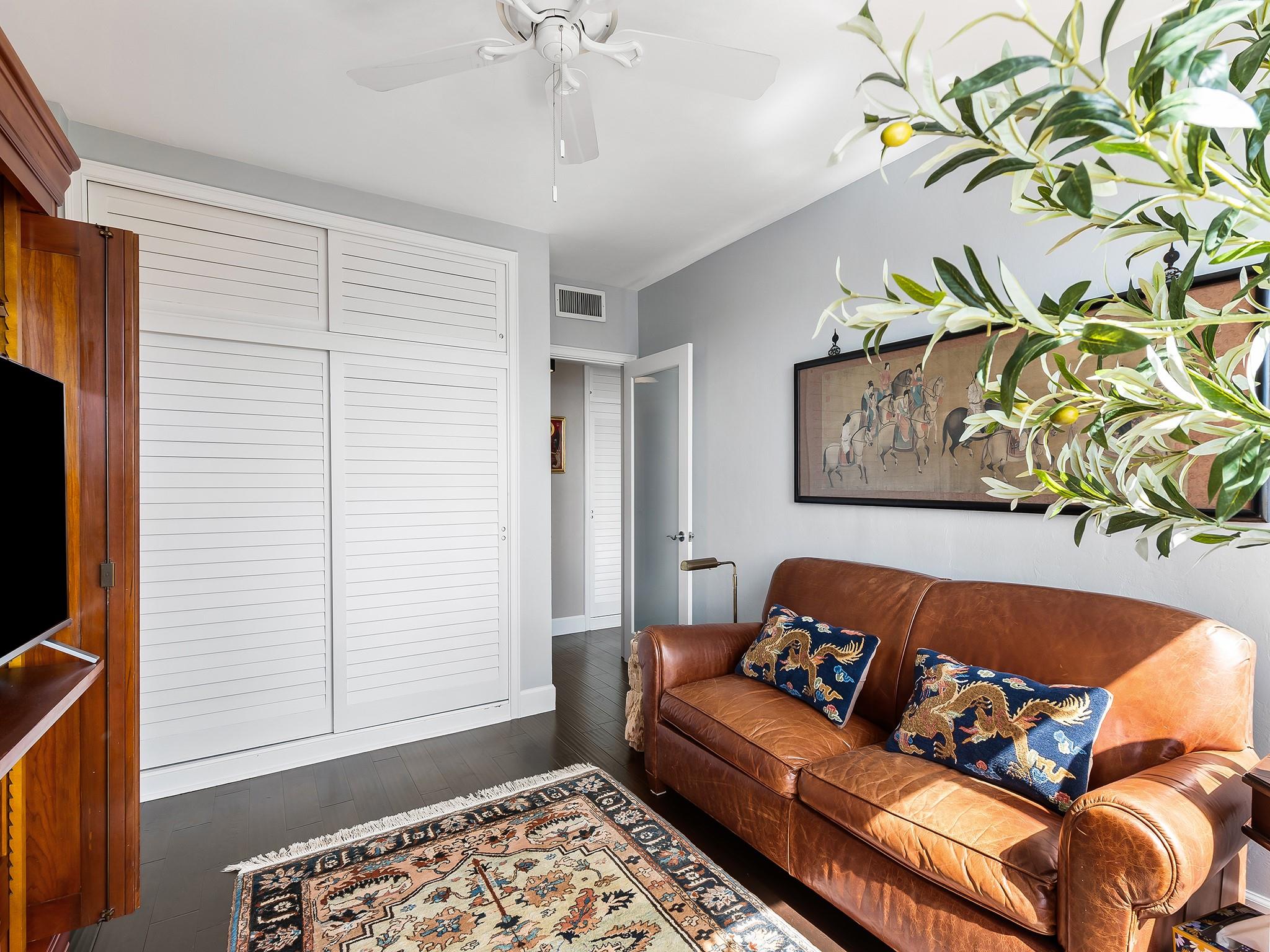 CORAL RIDGE TOWERS - Residential