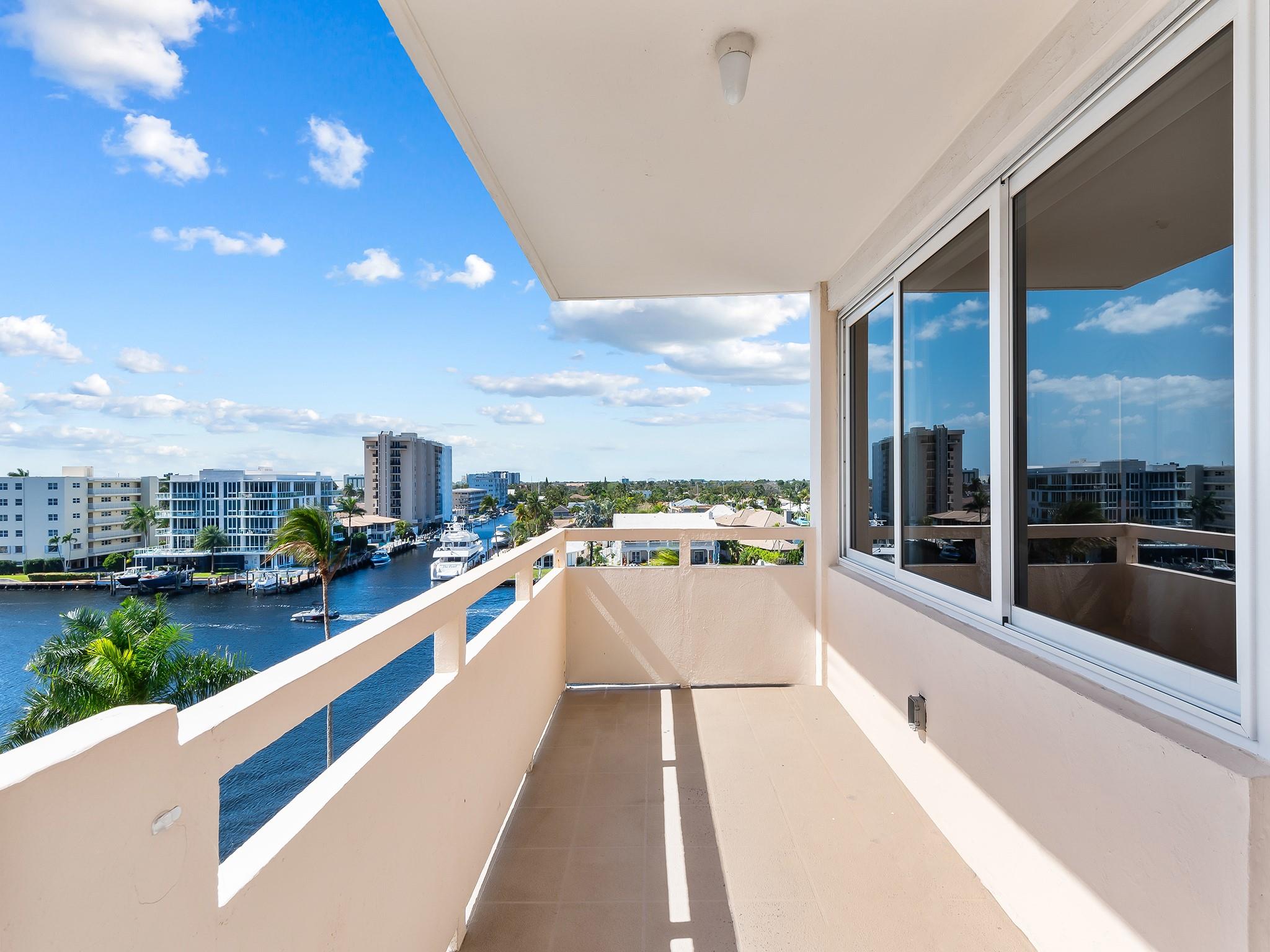 CORAL RIDGE TOWERS - Residential