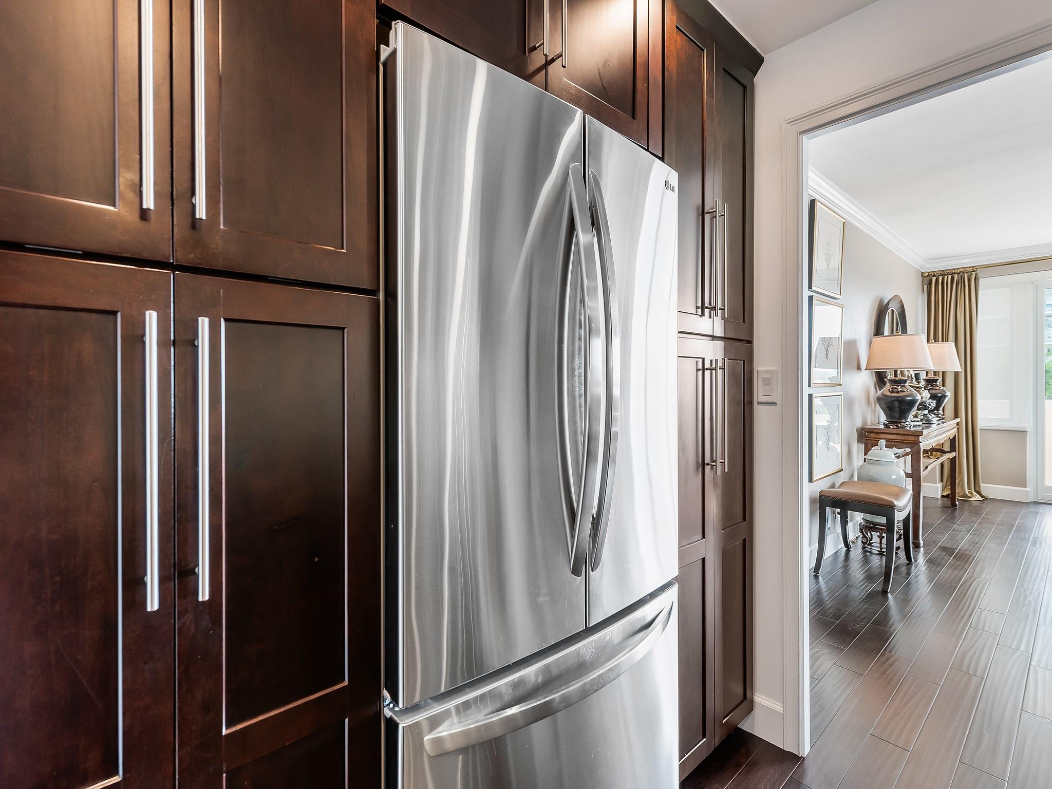 CORAL RIDGE TOWERS - Residential