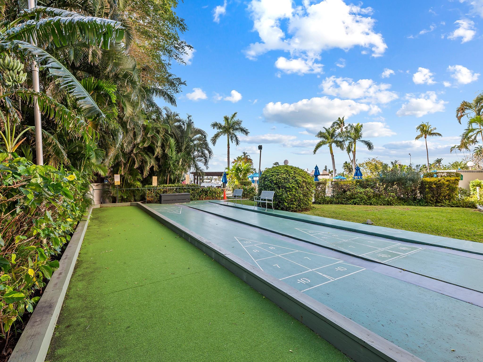 CORAL RIDGE TOWERS - Residential