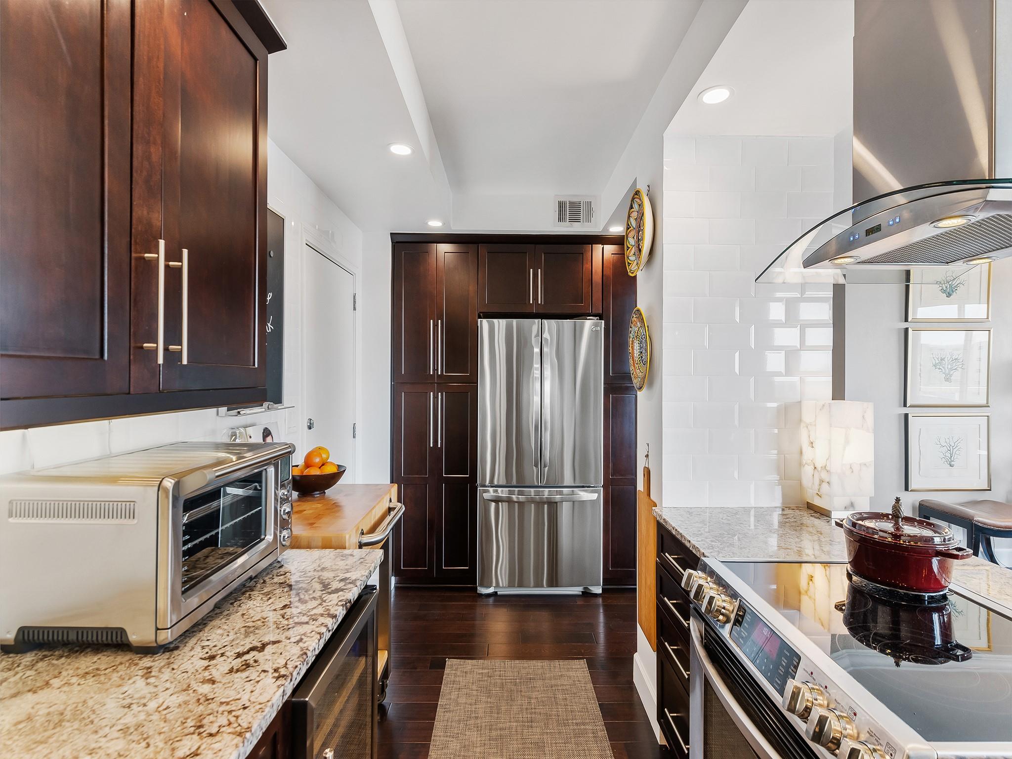 CORAL RIDGE TOWERS - Residential