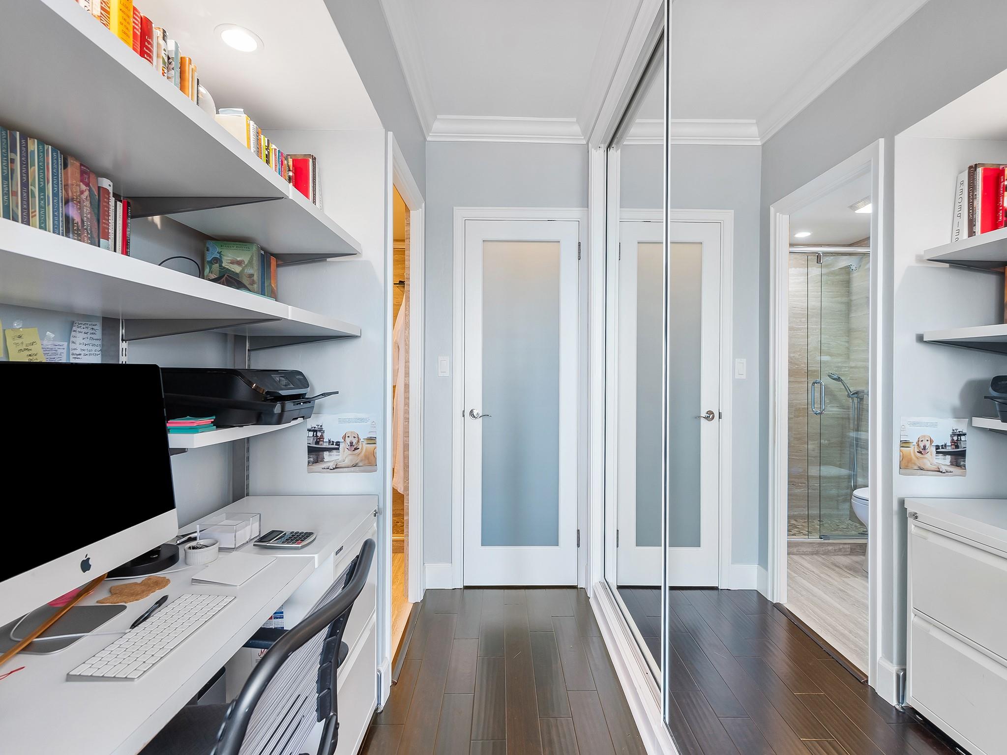 CORAL RIDGE TOWERS - Residential