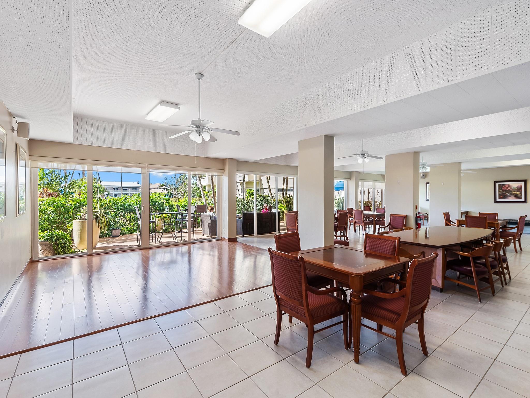 CORAL RIDGE TOWERS - Residential