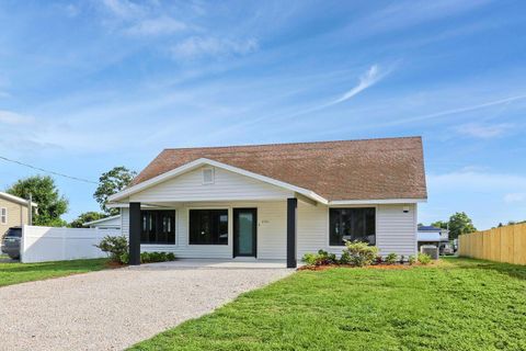 A home in Okeechobee