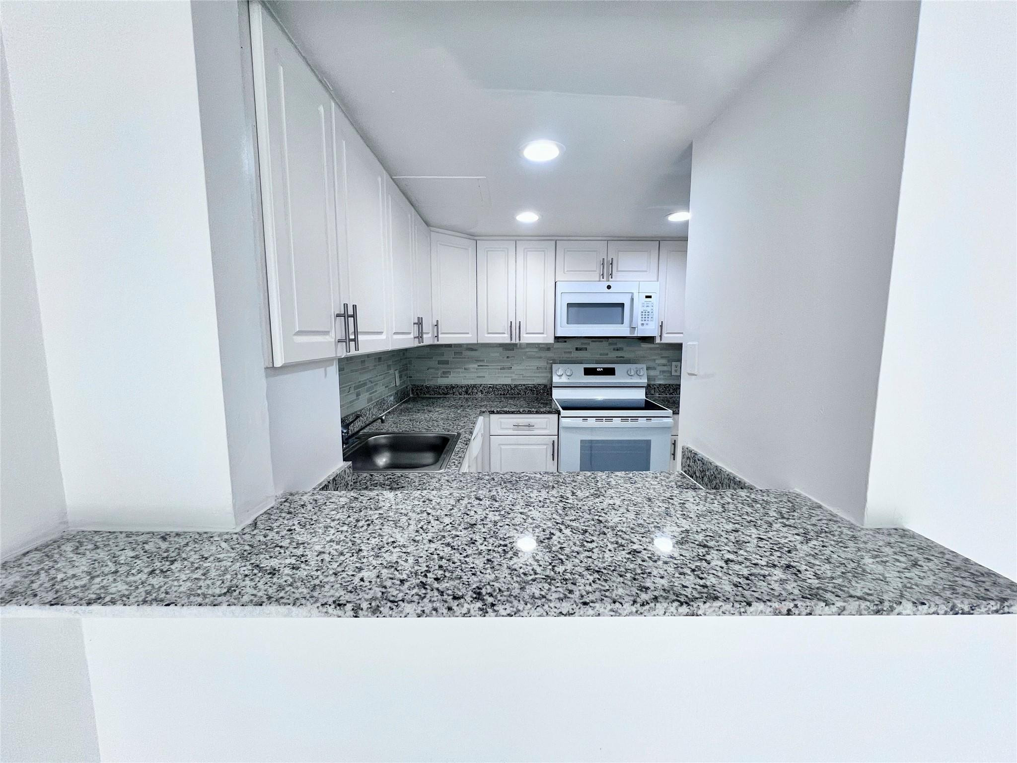 2500 Inverrary Club Apartments - Residential Lease