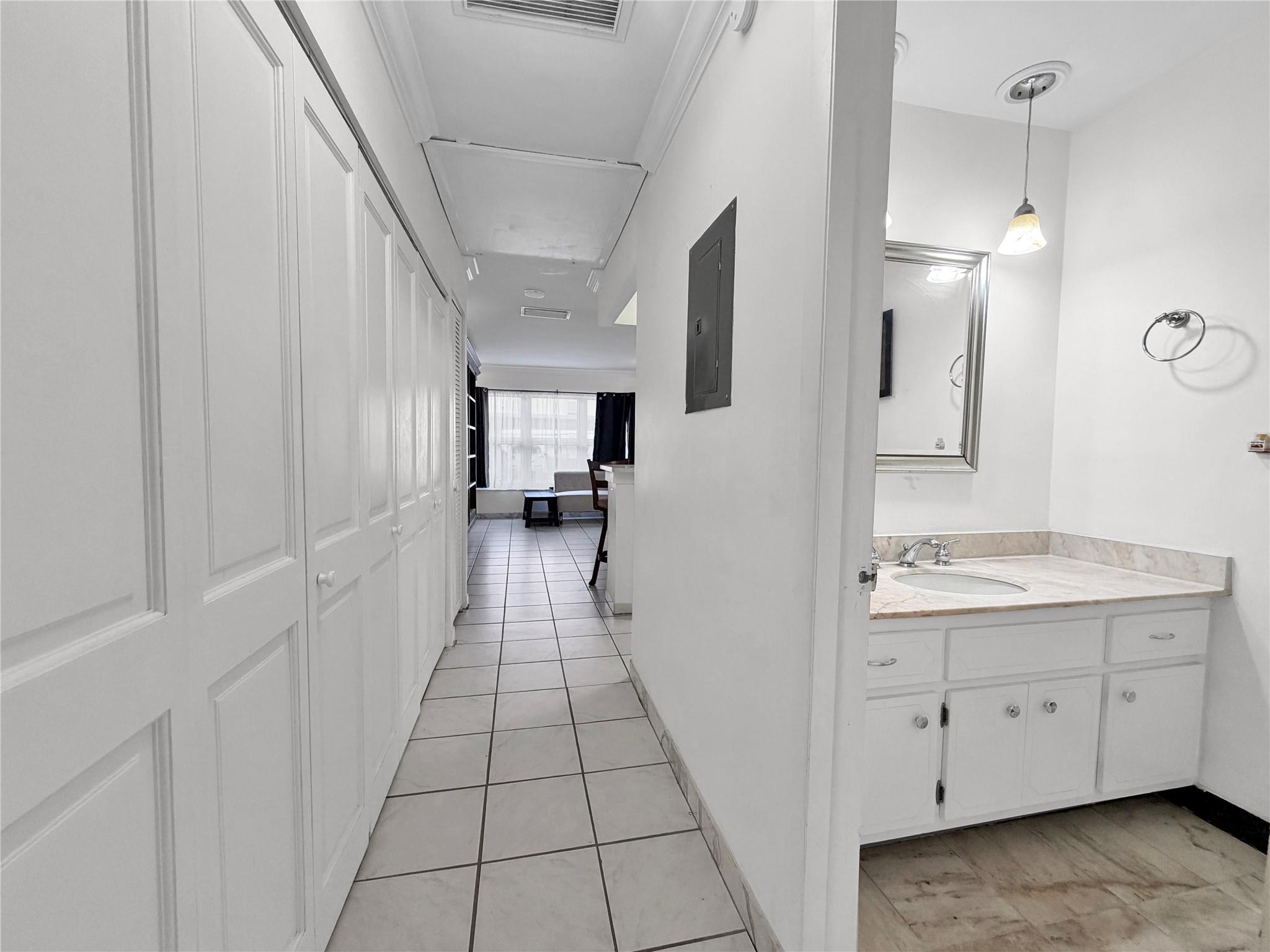 Parliament House Condo - Residential Lease