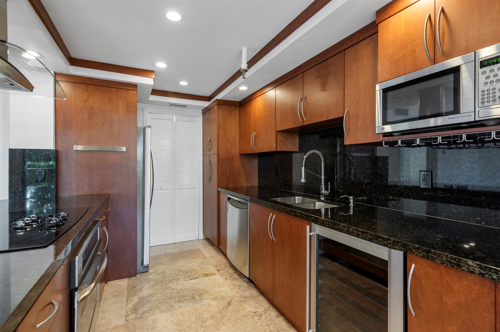 859 Jeffery Street 111