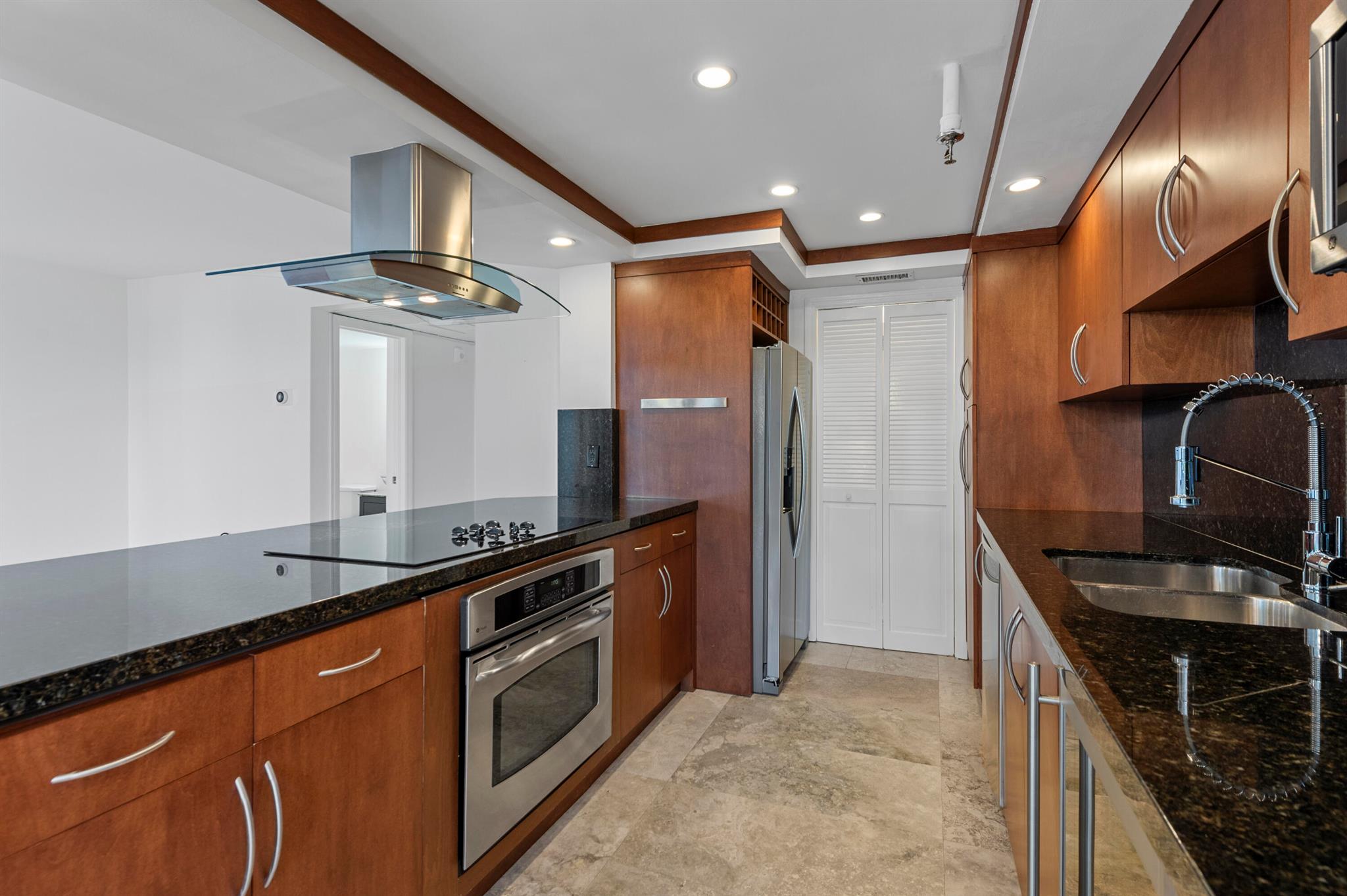 859 Jeffery Street 111