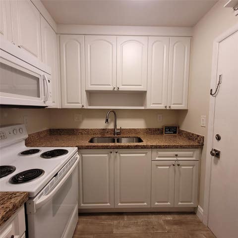 Tiny photo for 3000 NE 16th Avenue #D407, Oakland Park, FL 33334 (MLS # F10551181)