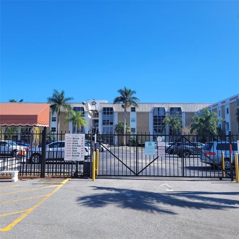 Tiny photo for 3000 NE 16th Avenue #D407, Oakland Park, FL 33334 (MLS # F10551181)