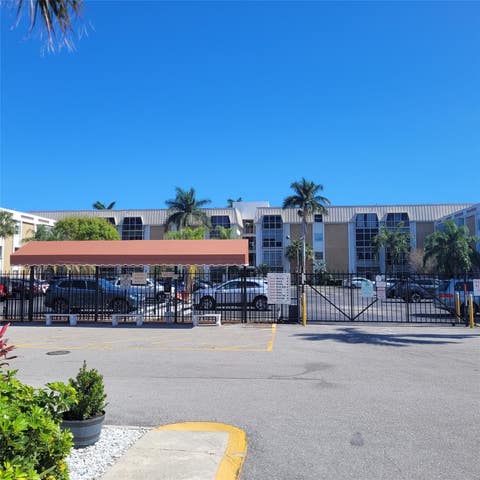 Tiny photo for 3000 NE 16th Avenue #D407, Oakland Park, FL 33334 (MLS # F10551181)