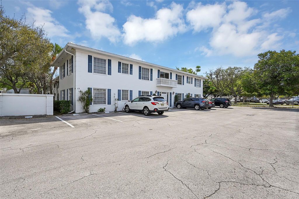 Photo of 2250 NE 66th St #1503, Fort Lauderdale, FL 33308 (MLS # F10425949)
