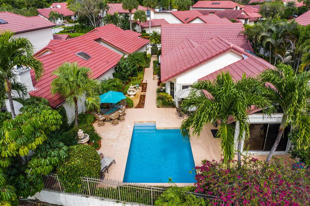 TOWN PLACE CLUB VILLAS - Residential