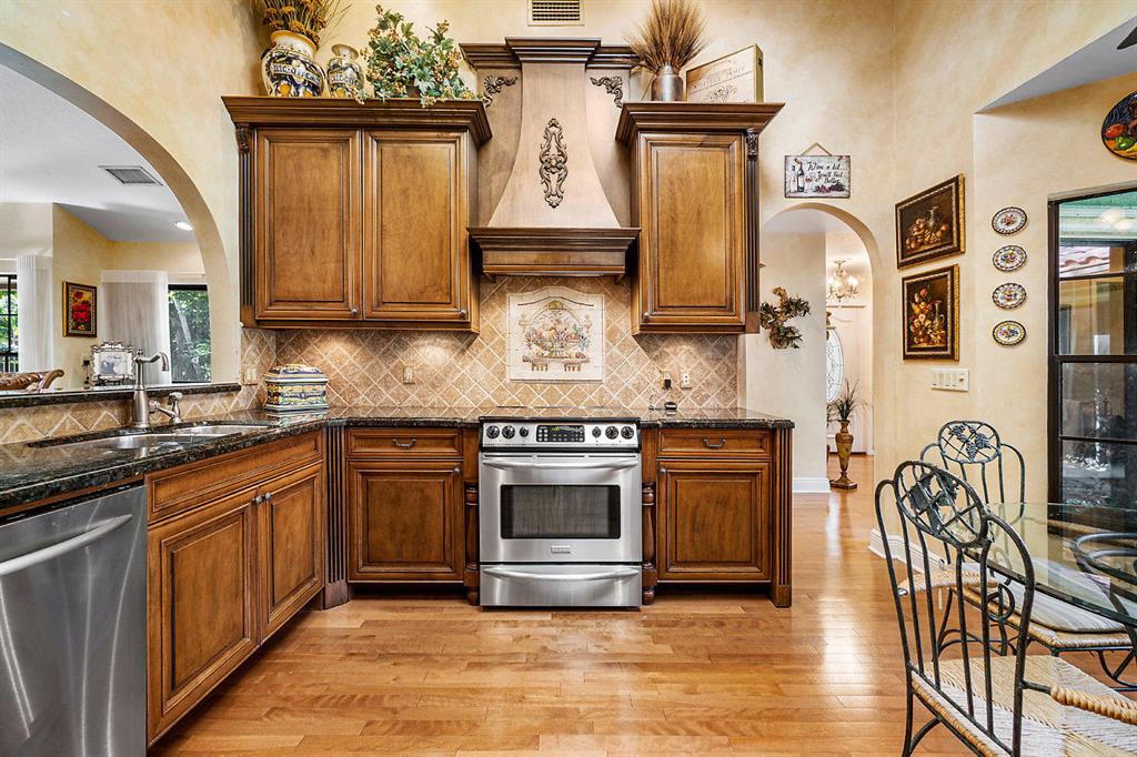 TOWN PLACE CLUB VILLAS - Residential