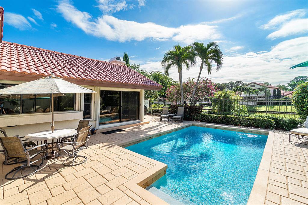 TOWN PLACE CLUB VILLAS - Residential