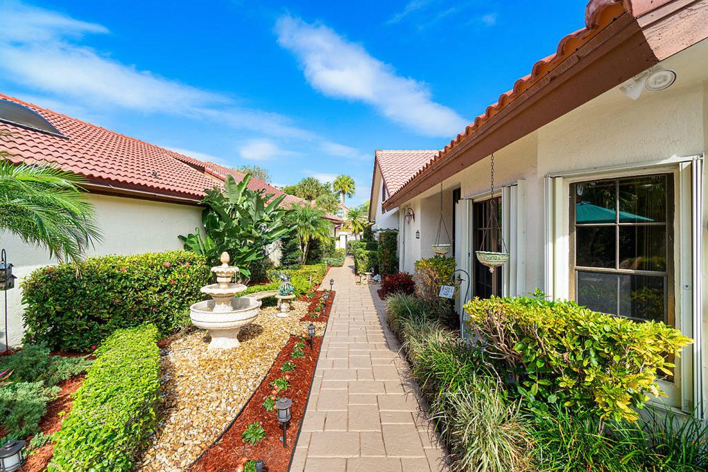 TOWN PLACE CLUB VILLAS - Residential