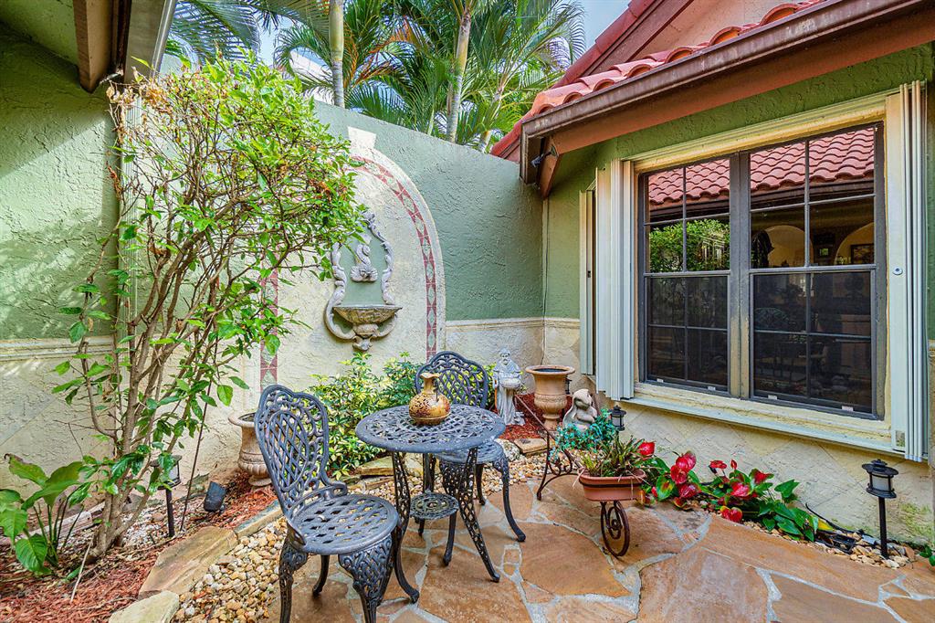 TOWN PLACE CLUB VILLAS - Residential