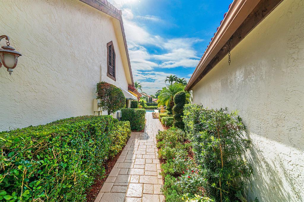 TOWN PLACE CLUB VILLAS - Residential