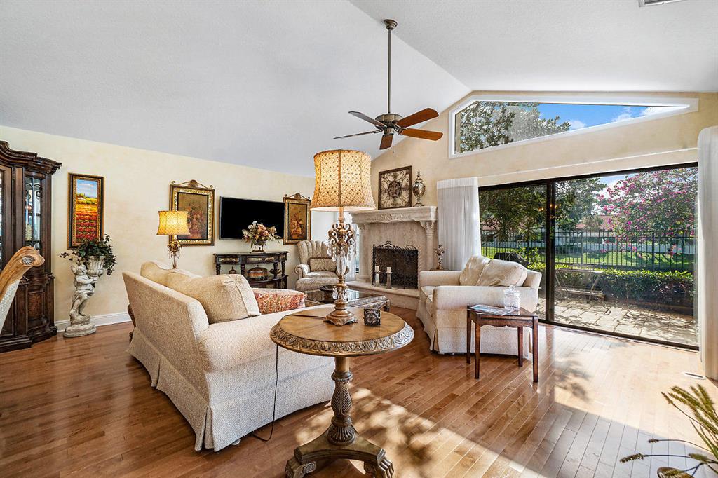 TOWN PLACE CLUB VILLAS - Residential