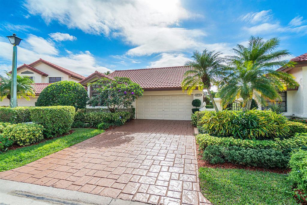 TOWN PLACE CLUB VILLAS - Residential