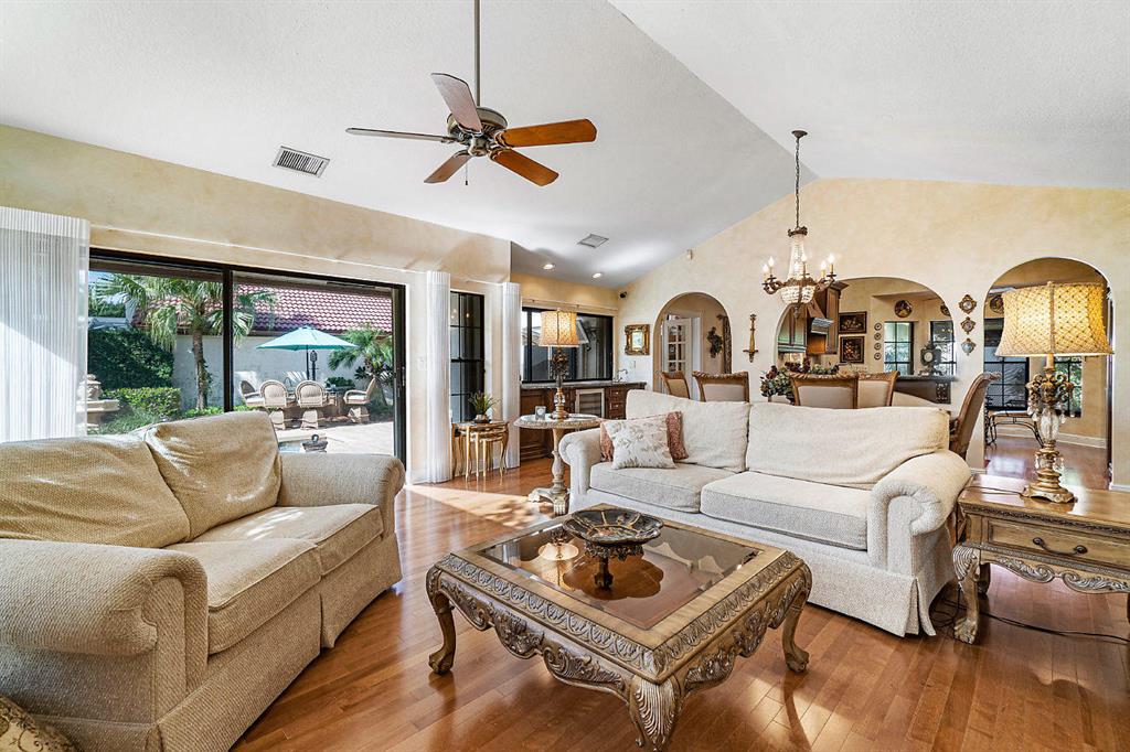 TOWN PLACE CLUB VILLAS - Residential