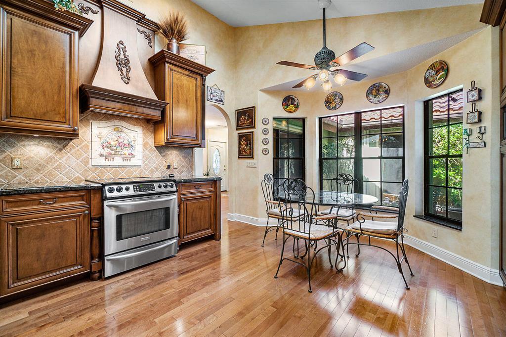 TOWN PLACE CLUB VILLAS - Residential