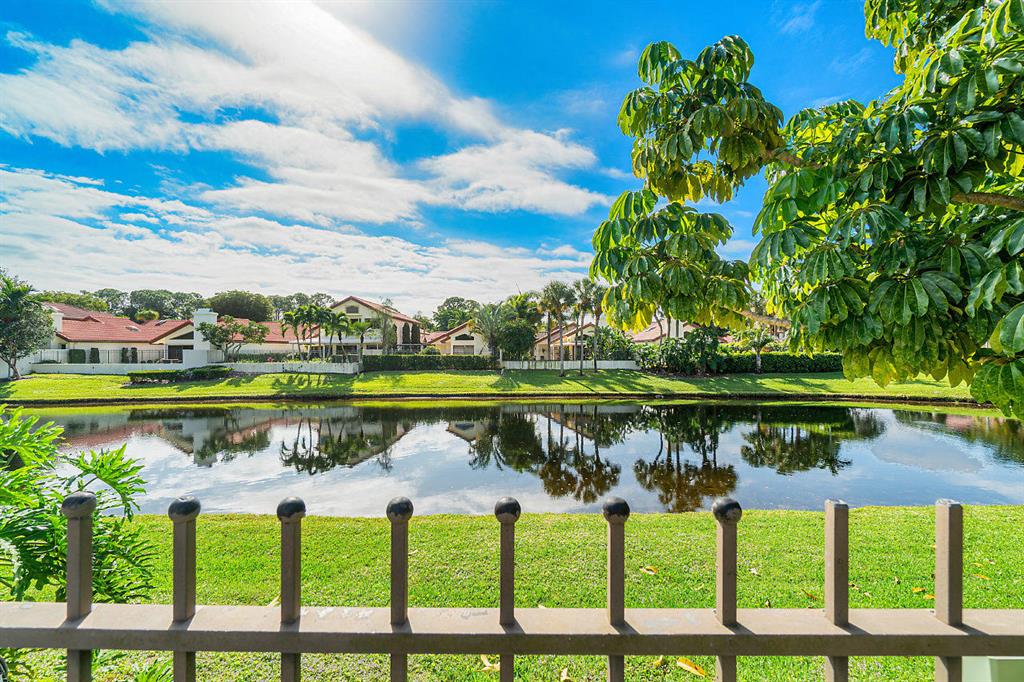 TOWN PLACE CLUB VILLAS - Residential