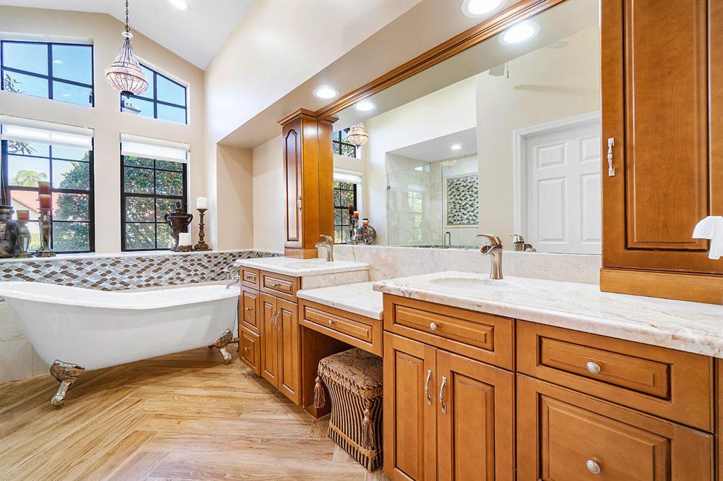 TOWN PLACE CLUB VILLAS - Residential