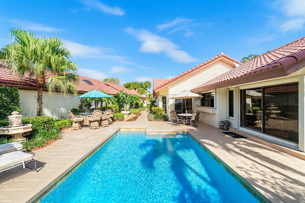 TOWN PLACE CLUB VILLAS - Residential